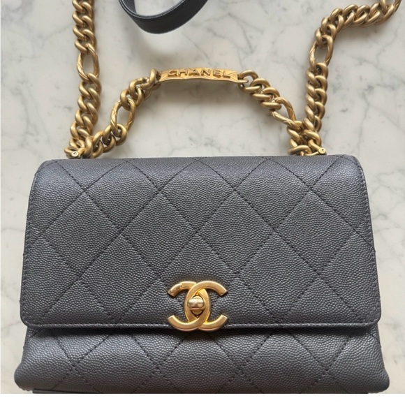 CHANEL Shoulder Bag Leather Grained Calfskin Gray with Gold Chain - Picture 11 of 16